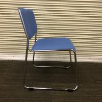 【中古】スタッキングチェア　AICO　会議用椅子　布張り　ブルー