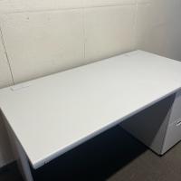 【中古】片袖デスク　オフィスコム　W1400*D700*H700　木天板　ホワイトグレー