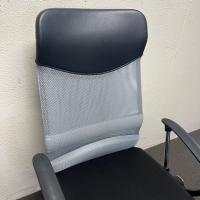 【中古】オフィスチェア　メッシュチェア　ハイバック　肘付き　メッシュ生地　アッシュグレー