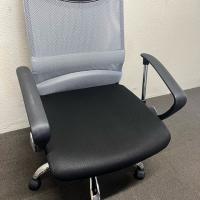 【中古】オフィスチェア　メッシュチェア　ハイバック　肘付き　メッシュ生地　アッシュグレー