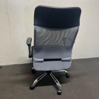 【中古】オフィスチェア　メッシュチェア　ハイバック　肘付き　メッシュ生地　アッシュグレー