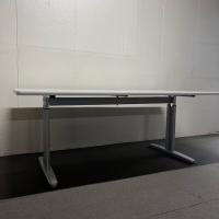 【中古】会議テーブル　手動昇降機能付き　生興　W1800*D900*H700-1000　ホワイト