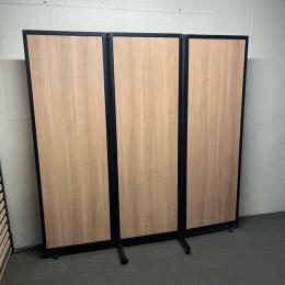 【中古】折りたたみパーテーション　スレディ　W1800*D500*H1800　ナチュラル/ブラック
