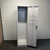 【中古】クリーンロッカー　コクヨ　掃除用具入れ　ナチュラルグレー