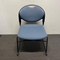 【中古】スタッキングチェア　イトーキ　クリケット　グレー/ブラック