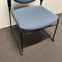 【中古】スタッキングチェア　イトーキ　クリケット　グレー/ブラック