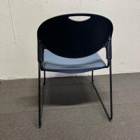 【中古】スタッキングチェア　イトーキ　クリケット　グレー/ブラック