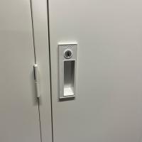 【中古】3人用ロッカー　ライオン　更衣用ロッカー　ホワイト