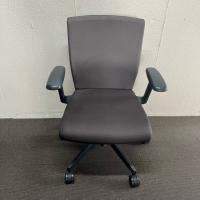 【中古】オフィスチェア　ファシス　肘付き　固定肘　グレー　