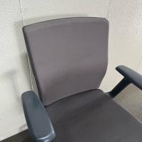 【中古】オフィスチェア　ファシス　肘付き　固定肘　グレー　