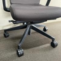 【中古】オフィスチェア　ファシス　肘付き　固定肘　グレー　
