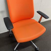 【中古】オフィスチェア　コクヨ　ウィザードチェア　肘付き　オレンジ