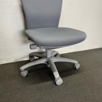 【中古】オフィスチェア　オカムラ　カロッツァチェア　ローバック　布張り　グレー
