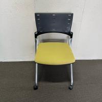 【中古】マノスチェア　イトーキ　座面クッション　モスグリーン/ブラックシェル