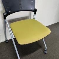 【中古】マノスチェア　イトーキ　座面クッション　モスグリーン/ブラックシェル