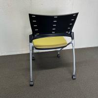 【中古】マノスチェア　イトーキ　座面クッション　モスグリーン/ブラックシェル