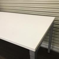 【中古】ミーティングテーブル(ワークテーブル)　コクヨ　デルフィシリーズ　W1400　ホワイト