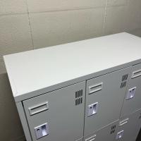 【中古】6人用シューズロッカー　東京鋼器　扉鍵付き　ホワイト