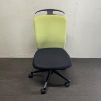 【中古】オフィスチェア　肘無し　アイリスチトセ　ハンガー付き　グリーン