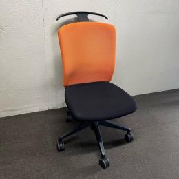 【中古】オフィスチェア　肘無し　アイリスチトセ　ハンガー付き　オレンジ