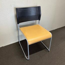 【中古】スタッキングチェア　アイリスチトセ　樹脂背+ビニールレザー　イエロー