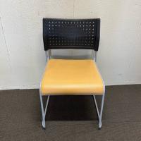 【中古】スタッキングチェア　アイリスチトセ　樹脂背+ビニールレザー　イエロー