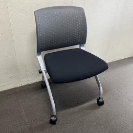 【中古】ファシスチェア　ネスティングタイプ　キャスター付き　グレー/ブラック