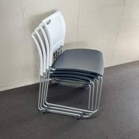 【中古】スタッキングチェア　アイリスチトセ　MCチェア　ホワイト/ダークグレー