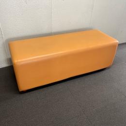 【中古】ボックススツール　W1200*D450*SH430　PVCレザー　オレンジ