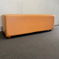 【中古】ボックススツール　W1200*D450*SH430　PVCレザー　オレンジ