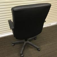 【中古】役員チェア　ノーブランド品　PVCレザー　ブラック
